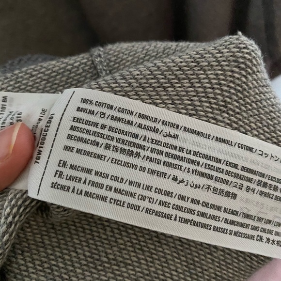 Abercrombie and Fitch Grey Sweater - Picture 2 of 9